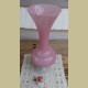 Zeer hoge Franse roze opaline vaas met gedraaide voet