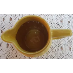 Frans geel keramiek ( water) kannetje met ribbels
