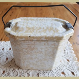 Frans brocante geel/ wit emaille lunchbox