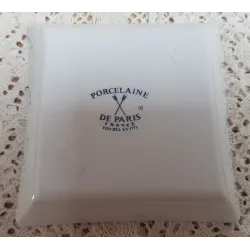 Klein Frans vierkant schaaltje met roze roos, Porcelaine de Paris