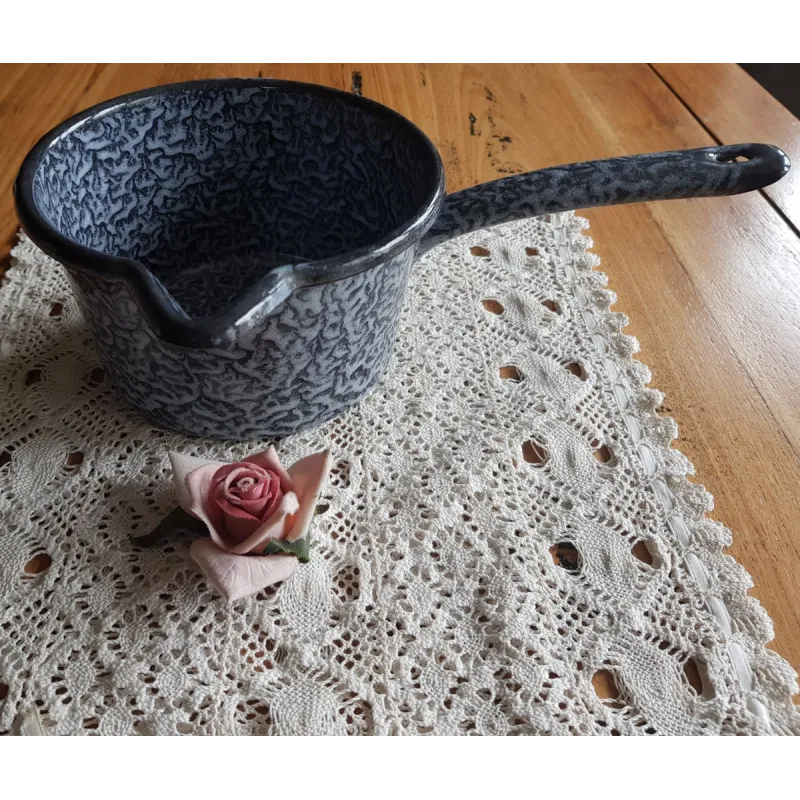 Grijs gewolkte emaille steelpannetje, 16 cm