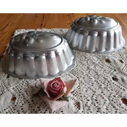 Brocante aluminium bakvorm, Franse Lelie