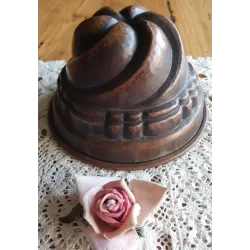 Oude grote rood koperen bakvorm