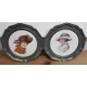 2 Vintage tinnen wandborden, nostalgische dames met hoeden