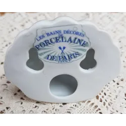 Franse ophanghaakje met bloemetjes, Porcelaine de Paris