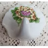 Franse ophanghaakje met bloemetjes, Porcelaine de Paris