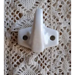 Klein Frans porseleinen ophanghaakje, Art Deco