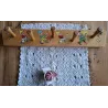 Vintage houten kinder kapstokje met kabouters
