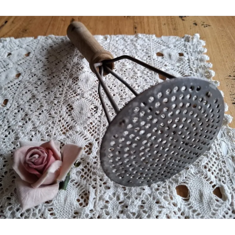 Franse brocante puree stamper met houten handvat