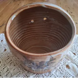 Grote Franse gres zoutpot met bloemen