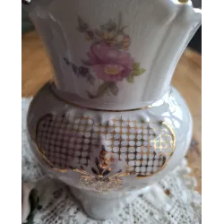 Oude Duitse vaas met bloemen, Bavaria, Elfenbein Porzellan