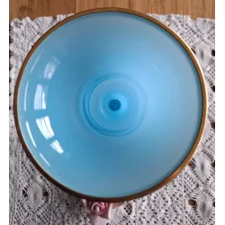 Oude blauwe opaline vaas met goudkleurig reliëf sierrandje