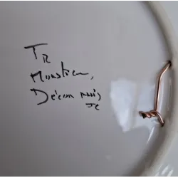 Frans Moustiers opengewerkt wandbordje,hartjes