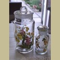 2 Brocante glazen potten met citroenen, narcissen en tulpen