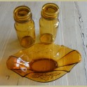 Vintage geel / bruin glazen schaaltje met eikenblaadjes en eikeltjes