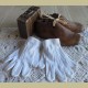 Kleine witte Franse brocante kinder handschoentjes