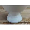 Melkglazen pot met bloemetjes reliëf