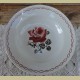 Franse brocante soep bord met bordeaux rode rozen, Badonviller Germaine/ Rosa