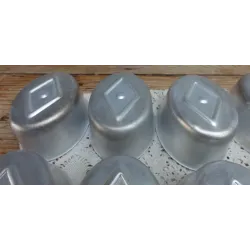 Kleine brocante aluminium bakvormpjes