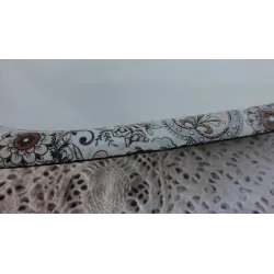 Licht gele vintage schaal met bloem motief