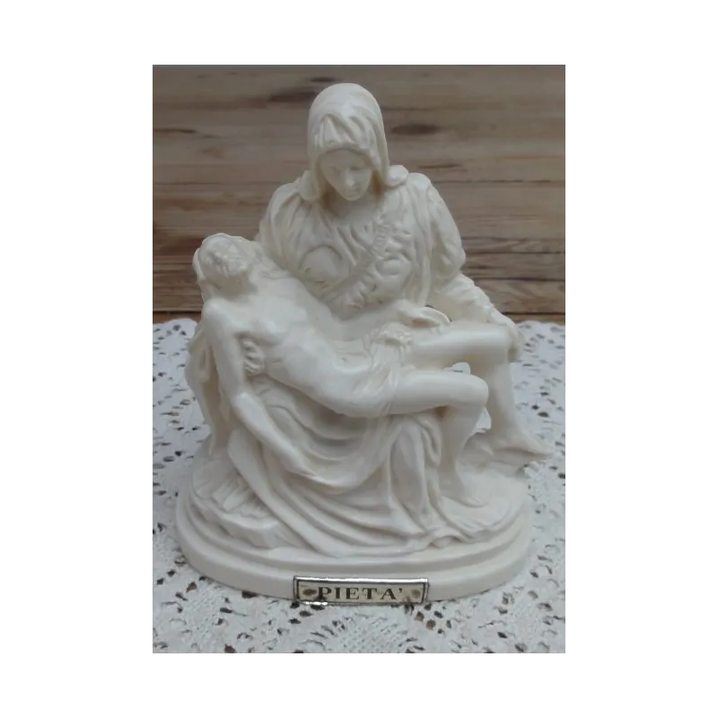 Resin Pieta beeldje , gesigneerd Casea