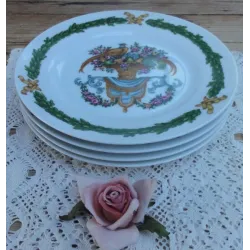 Bordje met Fazant, mand, bloemen, fruit, strikken en guirlandes