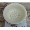 Grote brocante creme emaille vergiet met beige rand