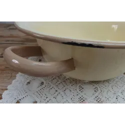 Grote brocante creme emaille vergiet met beige rand