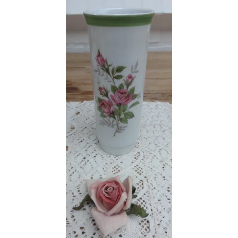 Smal vaasje met roze rozen en groene rand, Bavaria Creidlitz Smal vaasje met roze rozen en groene rand, Bavaria Creidlitz