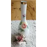 Wit opaline siervaasje met handbeschilderde bloemen