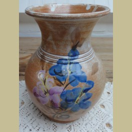 Landelijk Franse handgemaakte gres vaas met bloemen