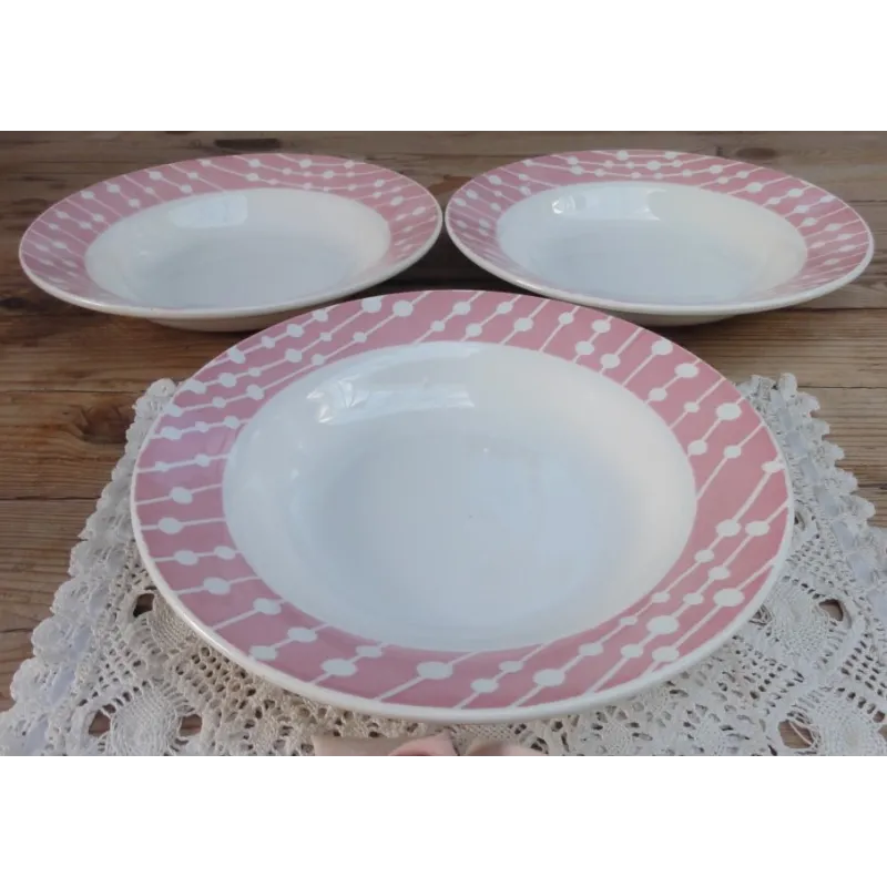 3 Franse brocante soep borden, roze motief, Digoin, Domremy 3 Franse brocante soep borden, roze motief, Digoin, Domremy